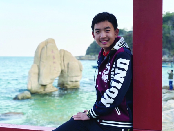 微笑是语言 文明是信念——记市一中"文明之星"李凌宇